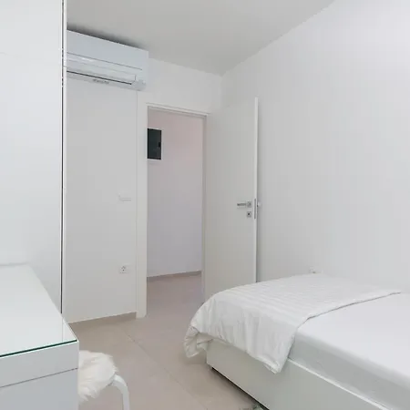 Apartment Pinia